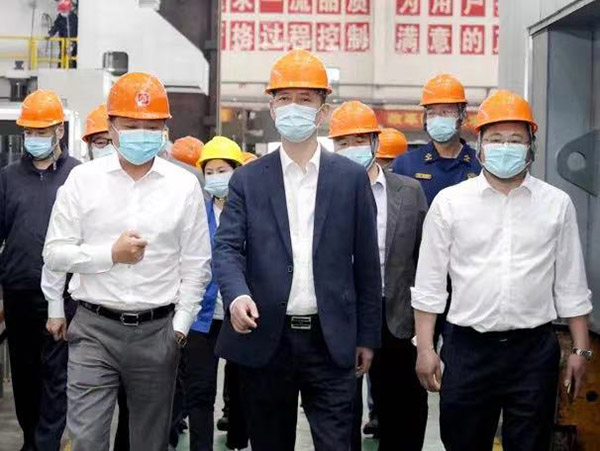 市政府黨組成員、新區(qū)黨工委副書記錢洪文蒞臨我司考察指導.jpg